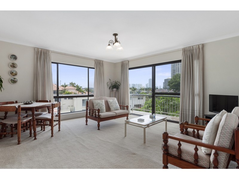 29 Oak Avenue, Surfers Paradise QLD 4217