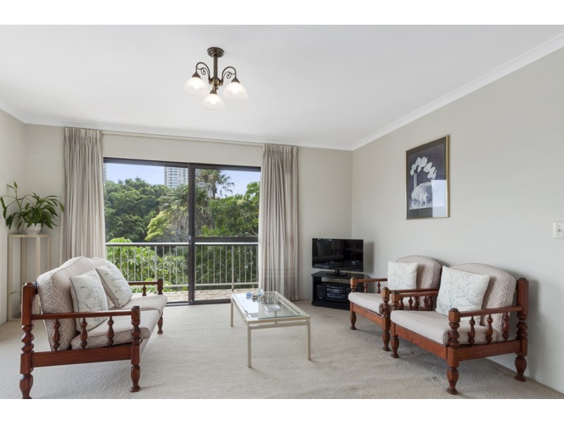 29 Oak Avenue, Surfers Paradise QLD 4217