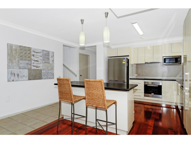 16 Wallaby Place, Bundall QLD 4217