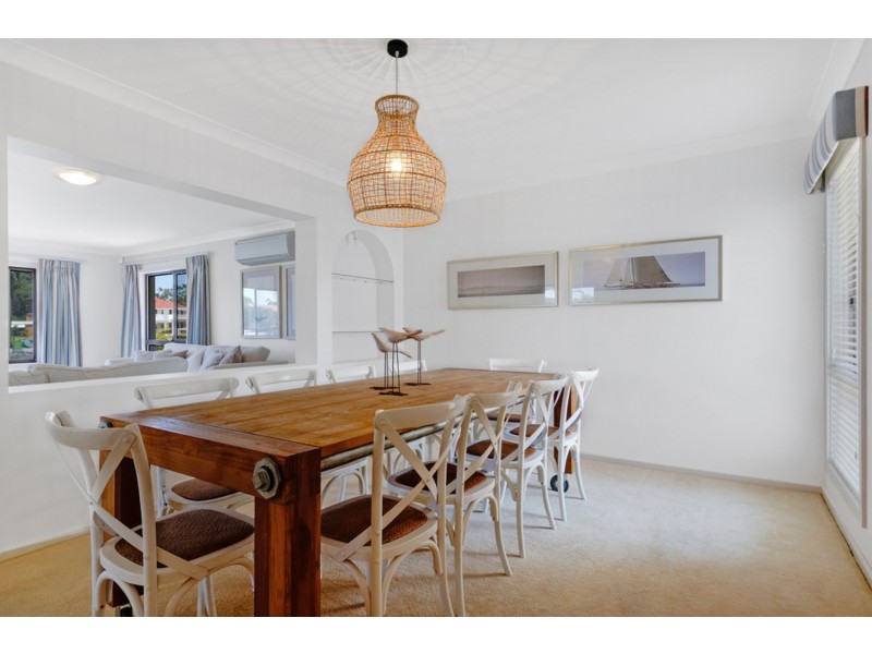 16 Wallaby Place, Bundall QLD 4217