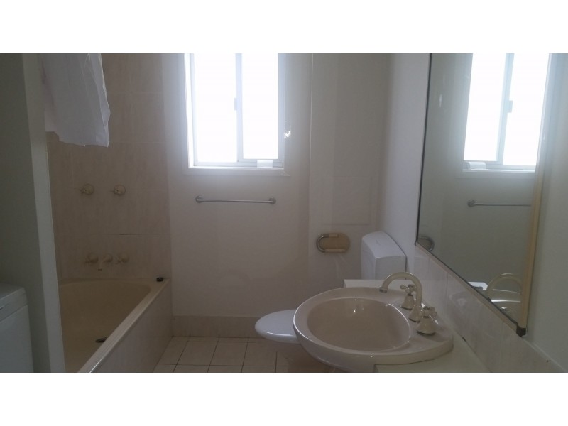 “Mandalay”/33  Old Burleigh Road, Surfers Paradise QLD 4217