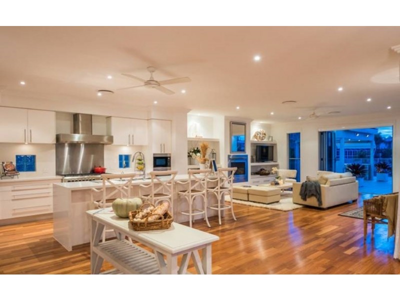 9 Kilkenny Court, Sorrento QLD 4217