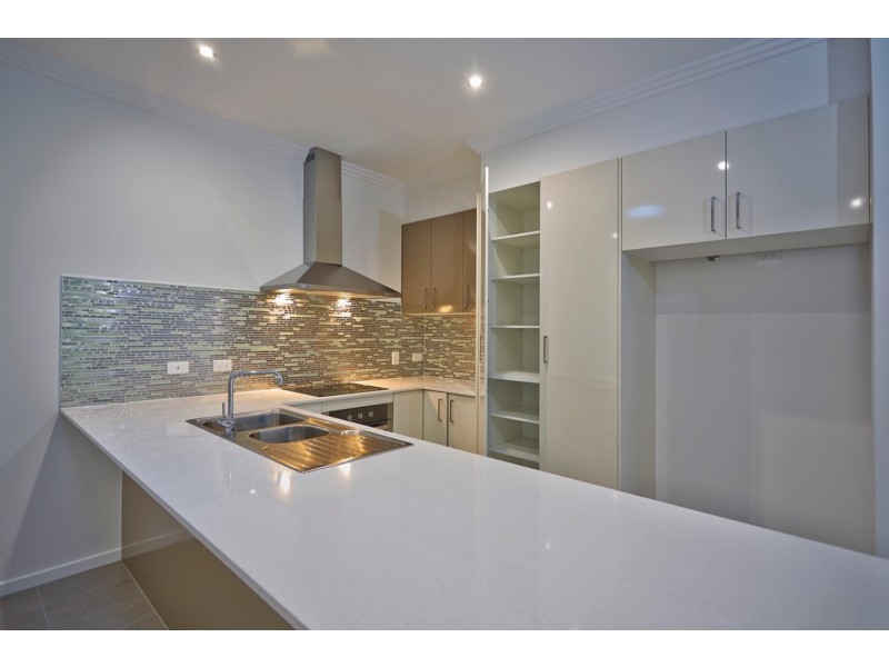 1/20  Dorretti Circuit, Upper Coomera QLD 4209