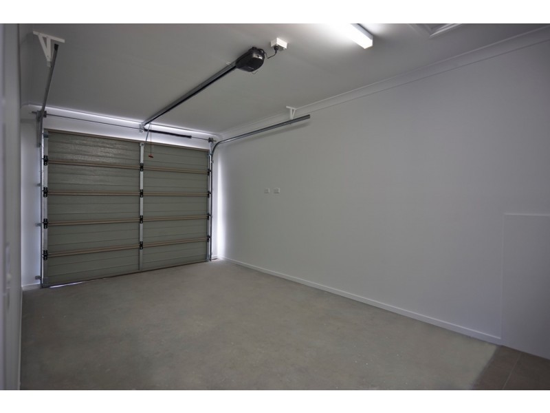 1/20  Dorretti Circuit, Upper Coomera QLD 4209