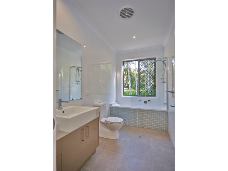 2/20 Dorretti Circuit, Upper Coomera QLD 4209