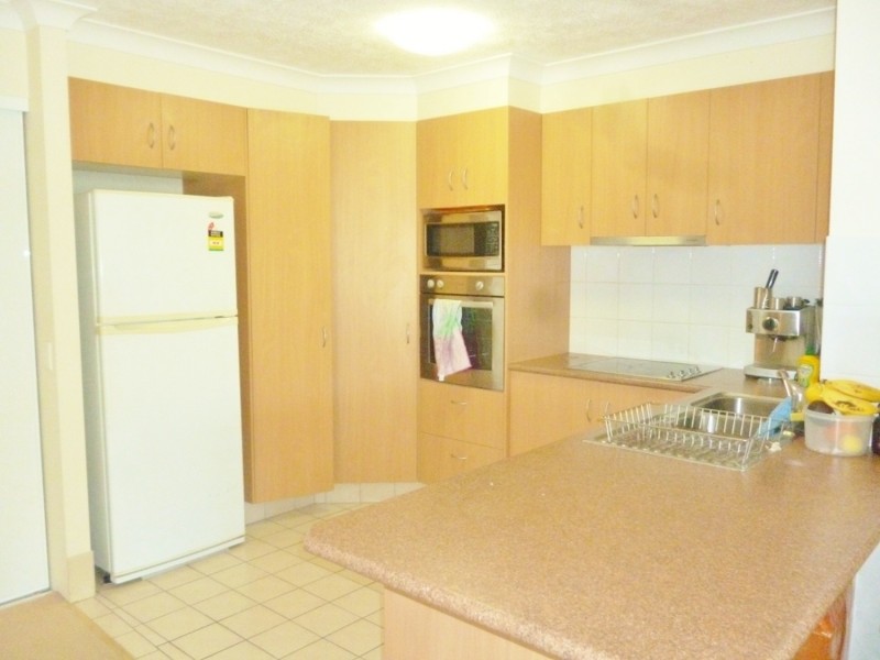 27 Walton Street, Southport QLD 4215