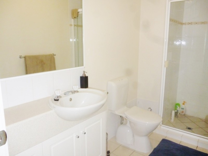 27 Walton Street, Southport QLD 4215