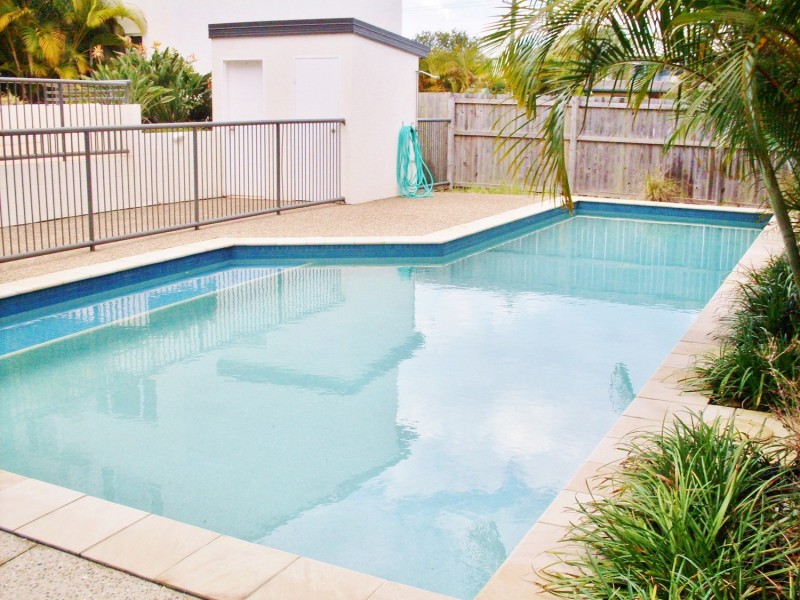 7/4 Proud Street, Labrador QLD 4215