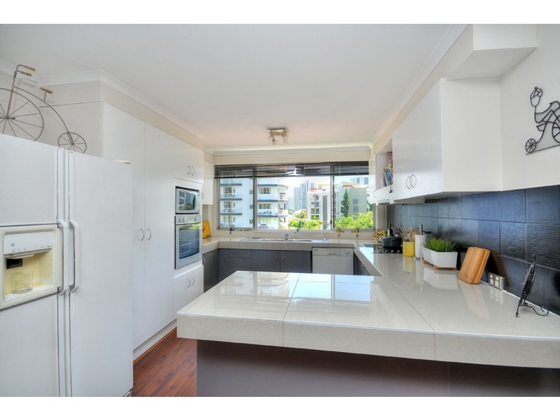 9/11 Riverview Parade, Surfers Paradise QLD 4217