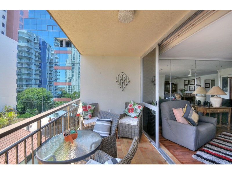 9/11 Riverview Parade, Surfers Paradise QLD 4217