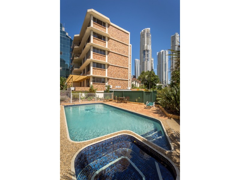 9/11 Riverview Parade, Surfers Paradise QLD 4217
