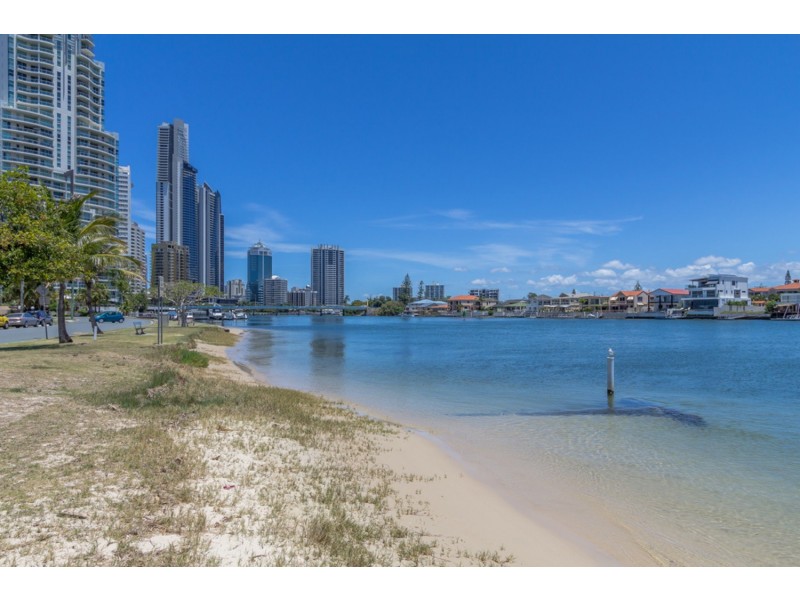 9/11 Riverview Parade, Surfers Paradise QLD 4217