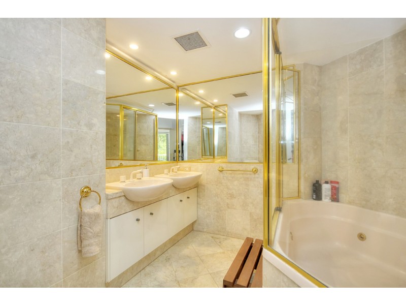 2/19 Riverview Parade, Surfers Paradise QLD 4217