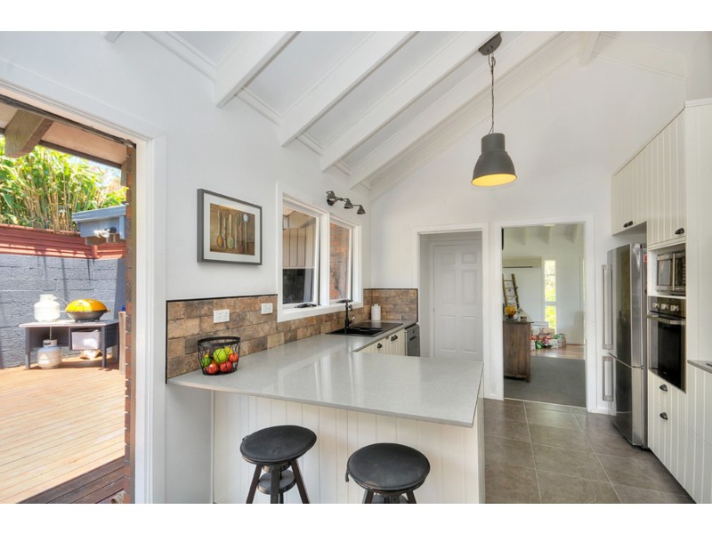 1 Winani Drive, Ashmore QLD 4214