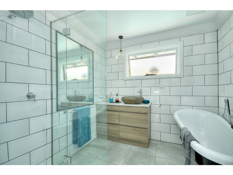 1 Winani Drive, Ashmore QLD 4214