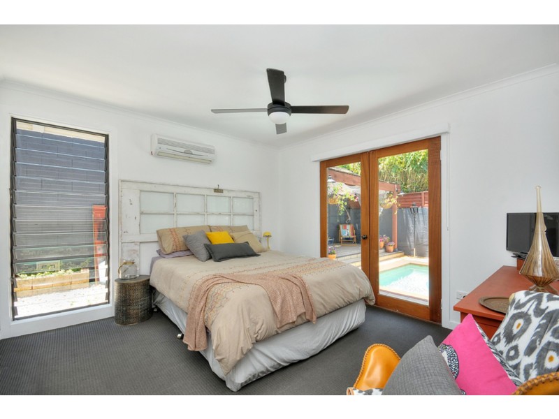 1 Winani Drive, Ashmore QLD 4214