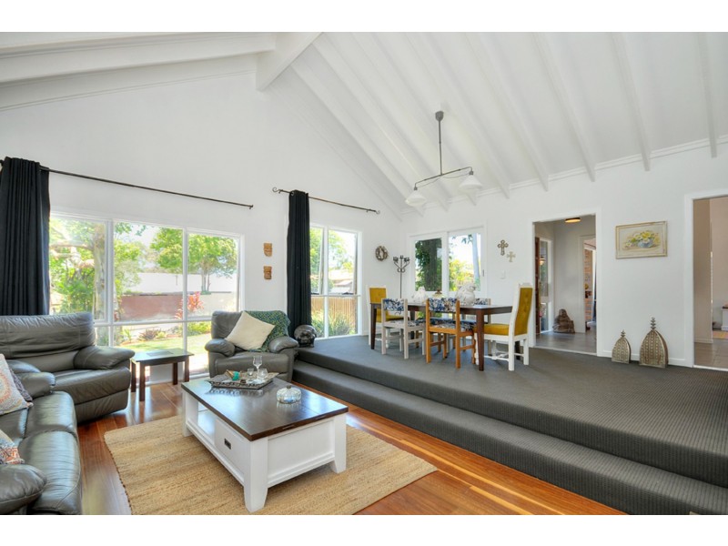 1 Winani Drive, Ashmore QLD 4214