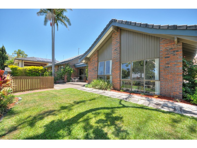 1 Winani Drive, Ashmore QLD 4214