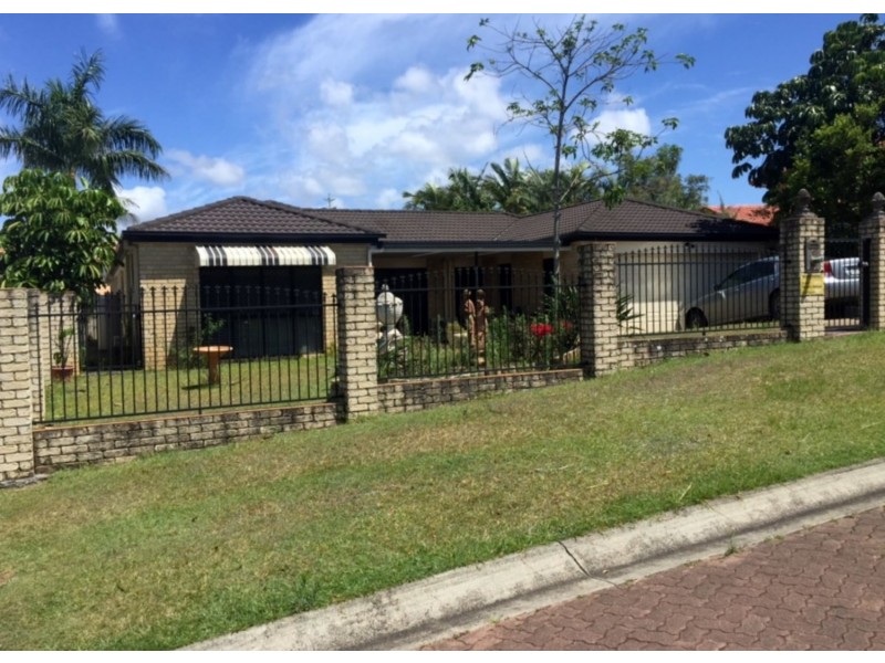 9 Birdie Court, Arundel QLD 4214