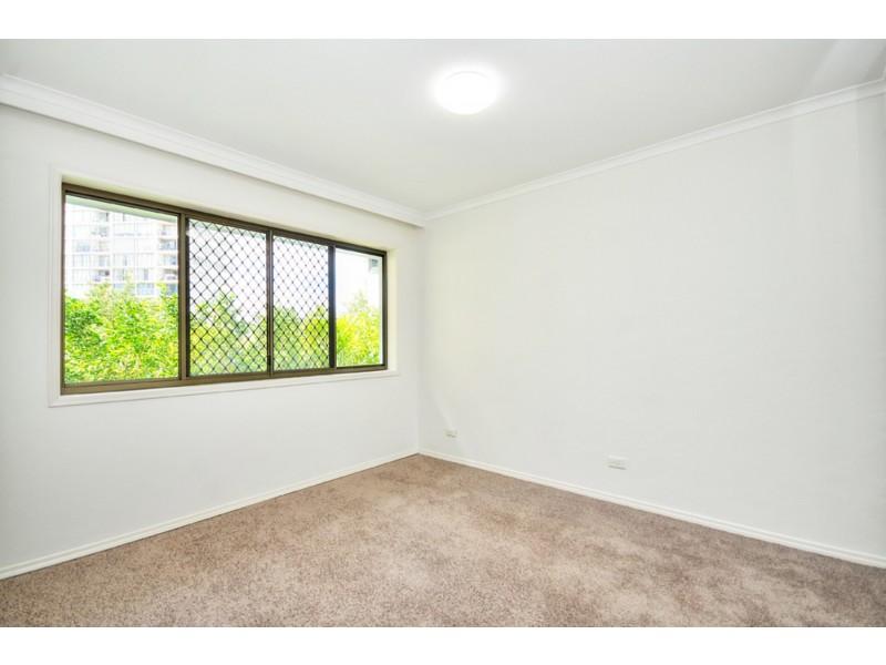 6/17 Riverview Parade, Surfers Paradise QLD 4217