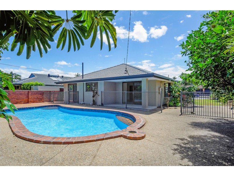 3 Vaucluse Place, Sorrento QLD 4217