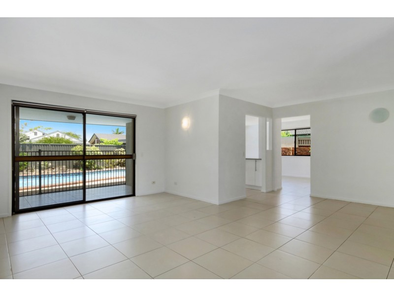3 Vaucluse Place, Sorrento QLD 4217