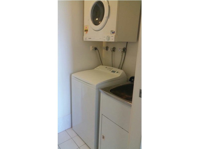 3 Barranbali Street, Surfers Paradise QLD 4217