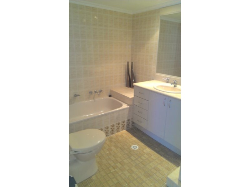 4 Old Burleigh Road, Surfers Paradise QLD 4217