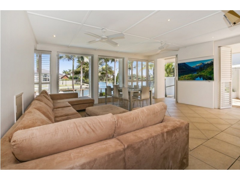 60 Blair Athol Crescent, Sorrento QLD 4217