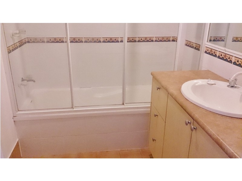 4 Waverley Street, Southport QLD 4215