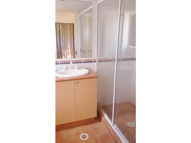 4 Waverley Street, Southport QLD 4215