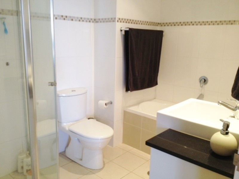 “Solaire”/18 Cypress Avenue, Surfers Paradise QLD 4217