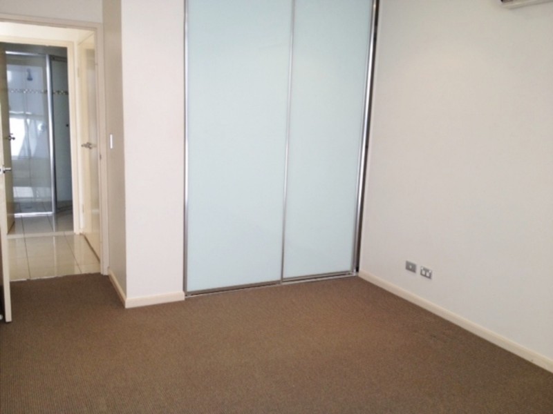 “Solaire”/18 Cypress Avenue, Surfers Paradise QLD 4217