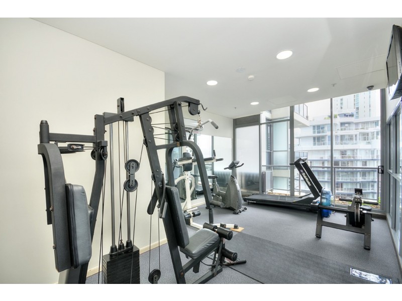 “Solaire”/18 Cypress Avenue, Surfers Paradise QLD 4217