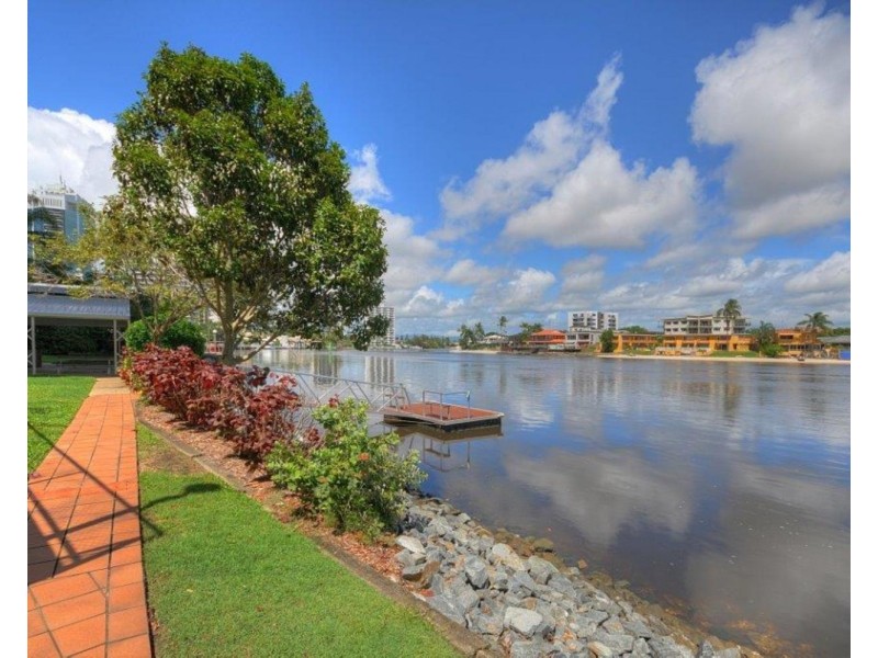 18/40 Ferny Avenue, Surfers Paradise QLD 4217