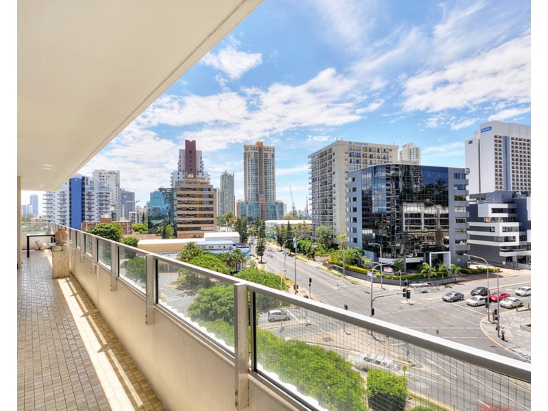 18/40 Ferny Avenue, Surfers Paradise QLD 4217