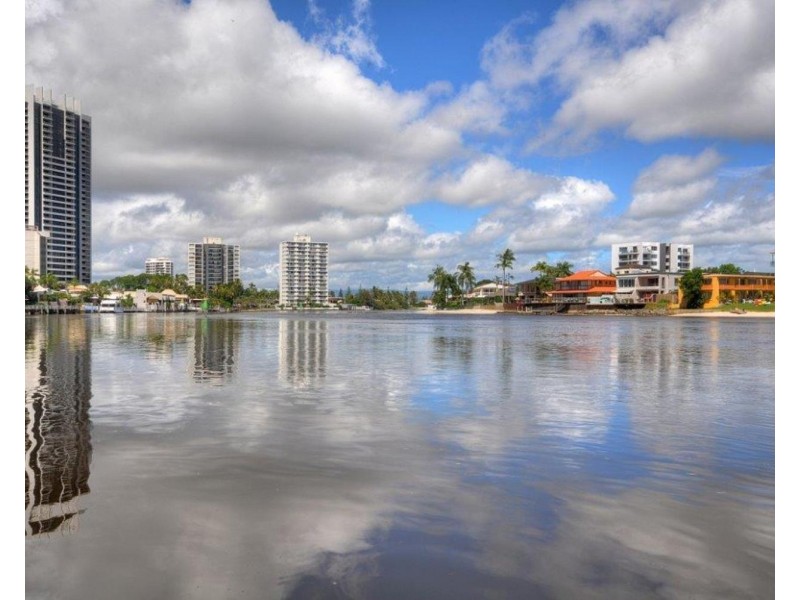 18/40 Ferny Avenue, Surfers Paradise QLD 4217