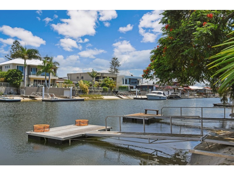 2 The Lido, Isle Of Capri QLD 4217