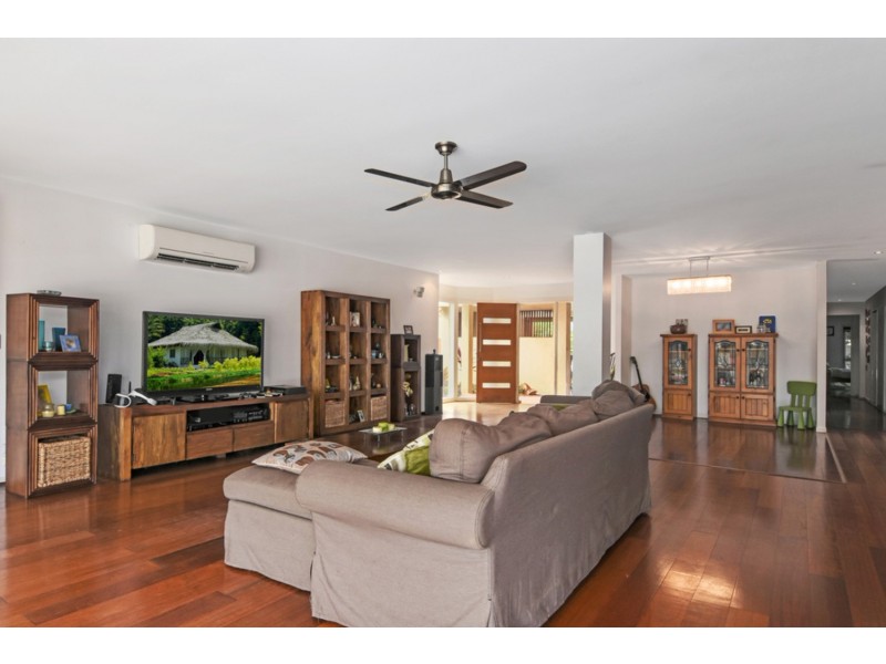 2 The Lido, Isle Of Capri QLD 4217