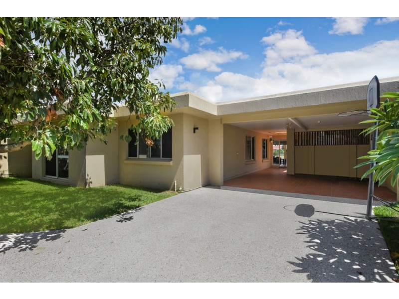 2 The Lido, Isle Of Capri QLD 4217