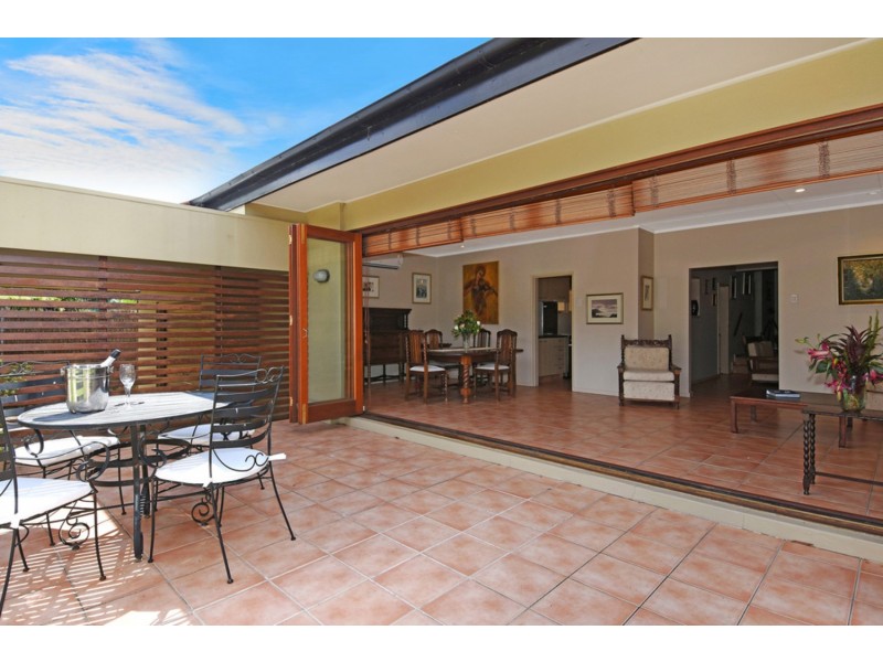 15 Winchester Street, Southport QLD 4215