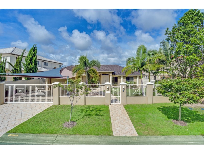 60 Bollard Circuit, Clear Island Waters QLD 4226