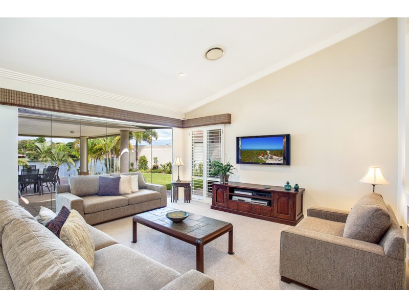 60 Bollard Circuit, Clear Island Waters QLD 4226