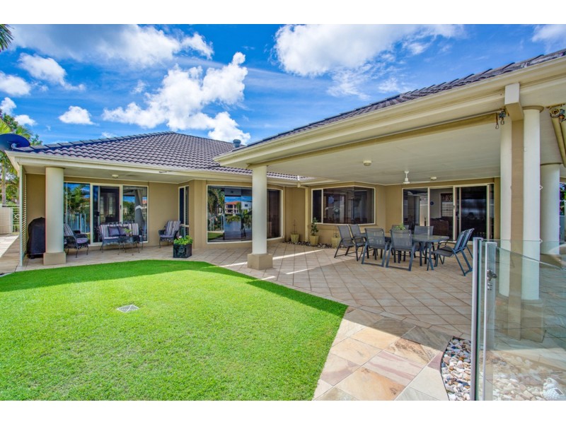 60 Bollard Circuit, Clear Island Waters QLD 4226