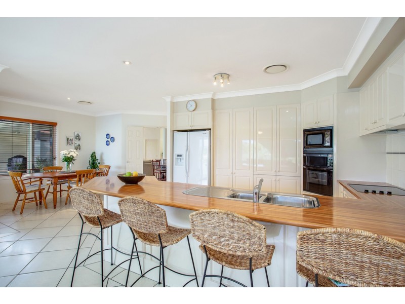 60 Bollard Circuit, Clear Island Waters QLD 4226