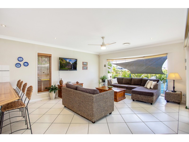 60 Bollard Circuit, Clear Island Waters QLD 4226