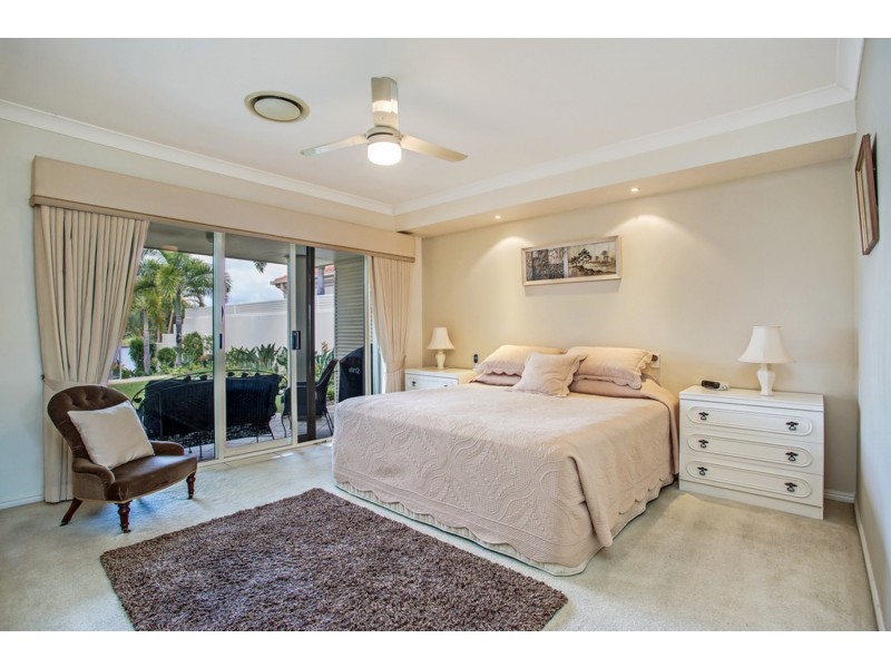 60 Bollard Circuit, Clear Island Waters QLD 4226