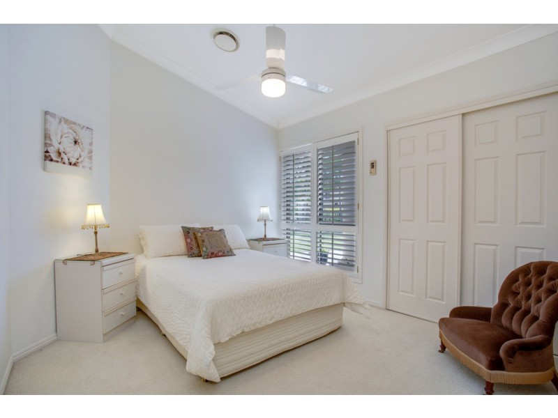 60 Bollard Circuit, Clear Island Waters QLD 4226