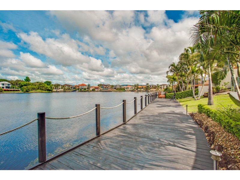 60 Bollard Circuit, Clear Island Waters QLD 4226