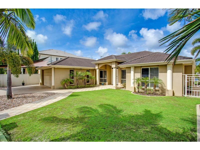 60 Bollard Circuit, Clear Island Waters QLD 4226